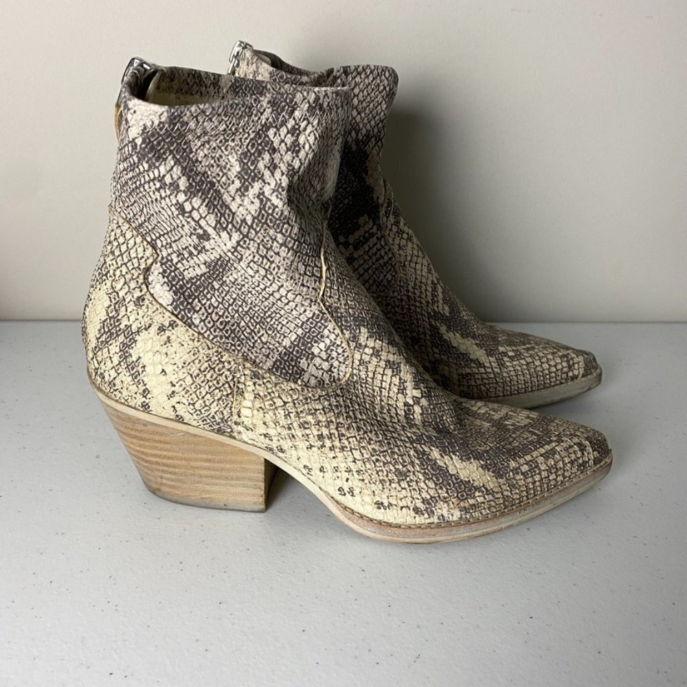 Dolce Vita Shanta Snake Print Sock Bootie‎ Ankle Boots Pointed Toe Python
